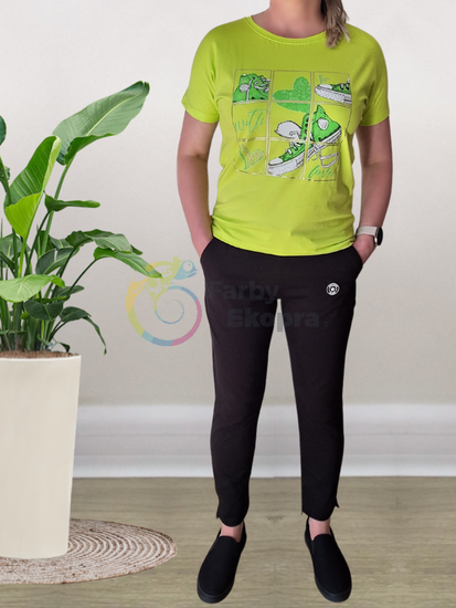 Limetkové tričko so vzorom tenisiek